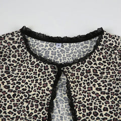 Blusa con lazo en la parte delantera y estampado de leopardo